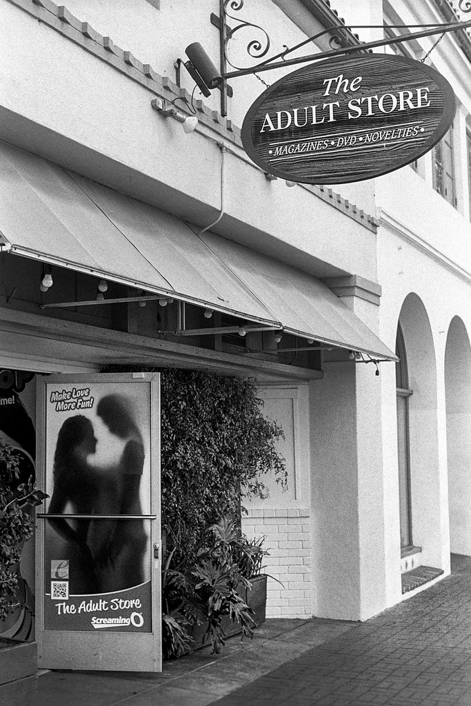 raw000419 The Adult store Santa Barbara Santa Barbara Stat… Flickr