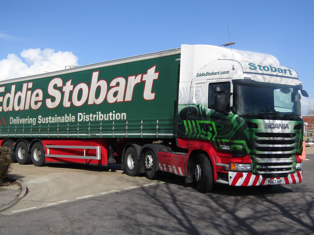 Scarlet Annabella H2950 PO67XUP leaving Fareham Homebase Flickr