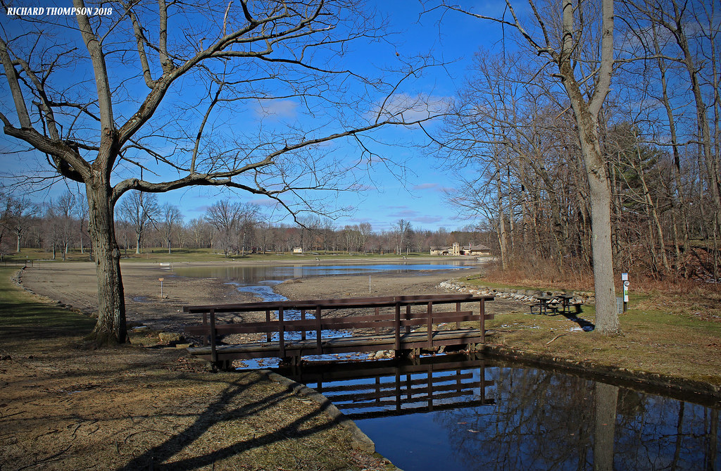 Munroe Falls Metro Park The small lake at Munroe Falls Met… Flickr