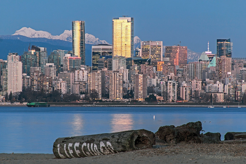 PNW Style 🐚🏣 Vancouver, BC Gold hour reflects off the ta… Flickr