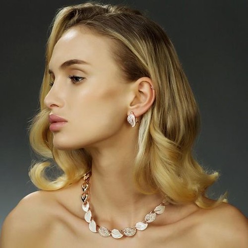 Accessories Wholesale Manchester In the women fashion worl… Flickr