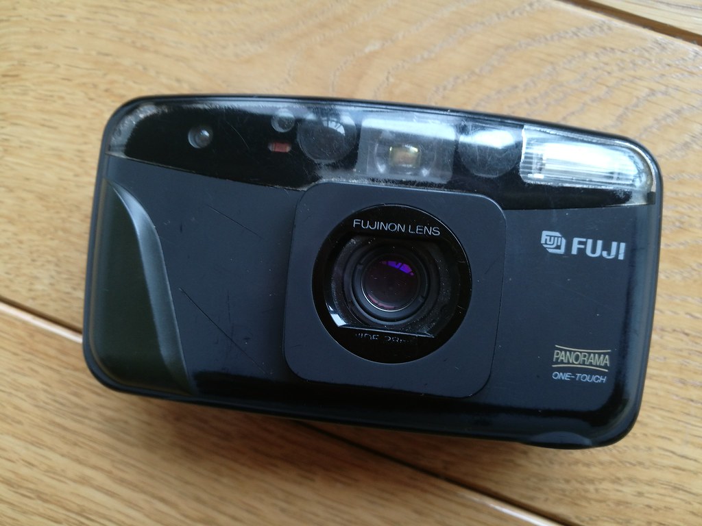 Fuji DL510 compact 35mm film camera (8) very compact with… Flickr