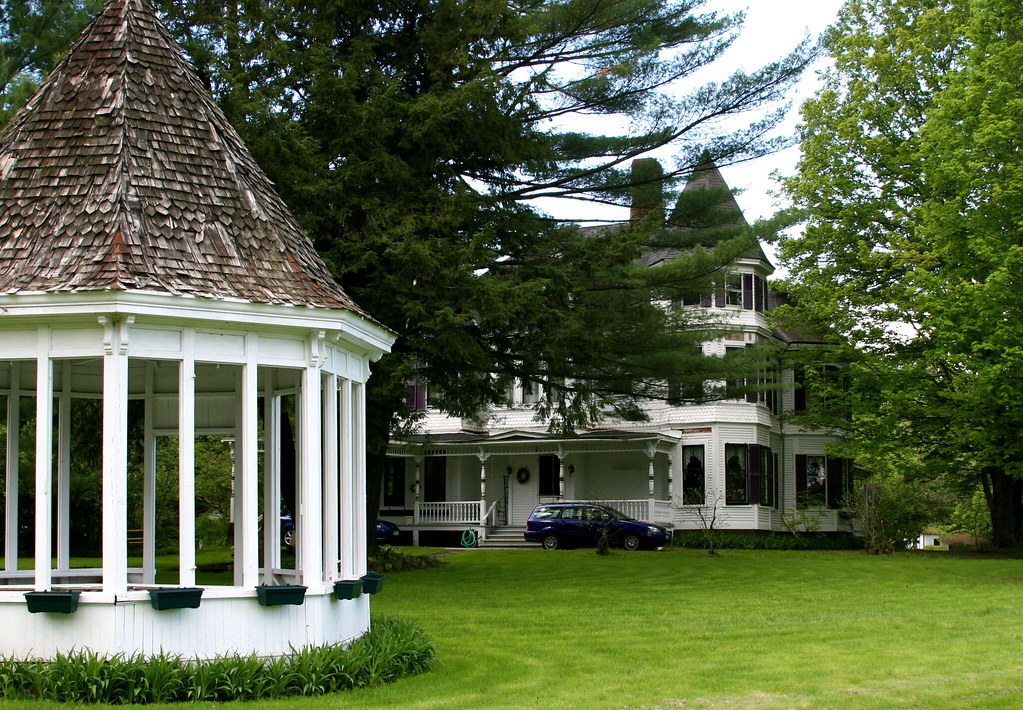 Greenhurst Inn1 A bed and breakfast in Bethel, VT. This is… Flickr