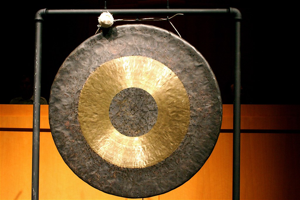 Bang a Gong Go over 5 minutes during the 5 Minutes of Fame… Flickr