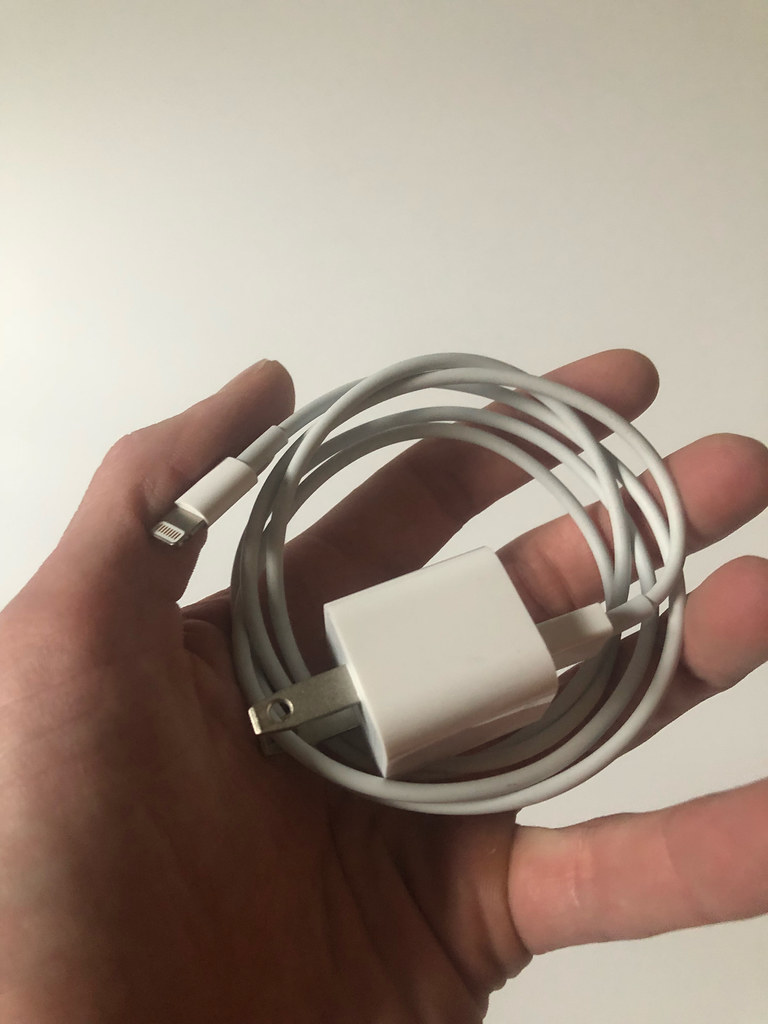 Apple iPhone charger a photo on Flickriver