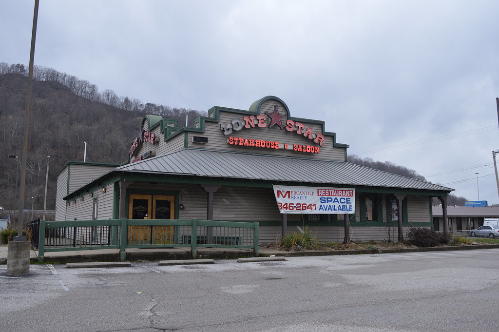 Lone Star Steakhouse Kanawha City, WV The building is show… Flickr