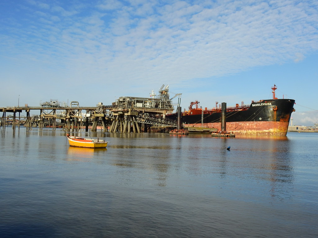 DSCN3188 Tranmere South Oil Jetty, River Mersey, with Gree… Flickr