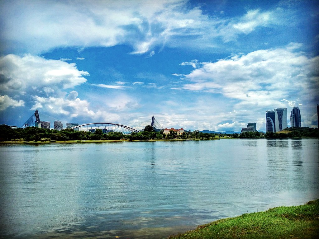 Perdana Lakeview East, 63000 Cyberjaya, Selangor https//g… Flickr