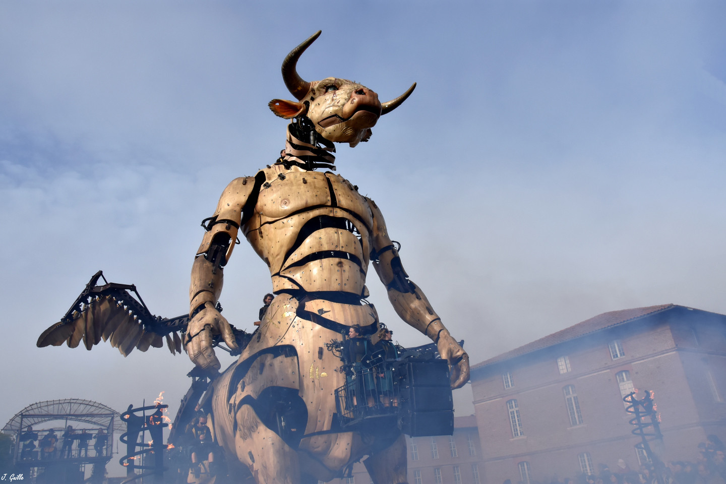 Toulouse Le Gardien du Temple par la Compagnie La Machine WE du 1er