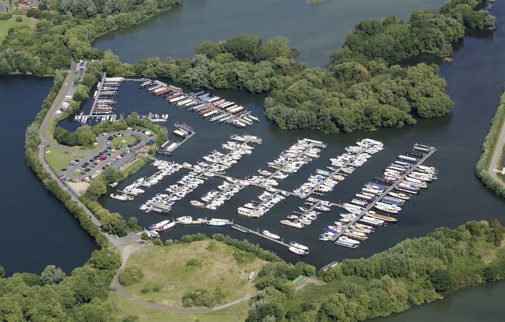 Thames and Marina in Reading Thames and Mari… Flickr