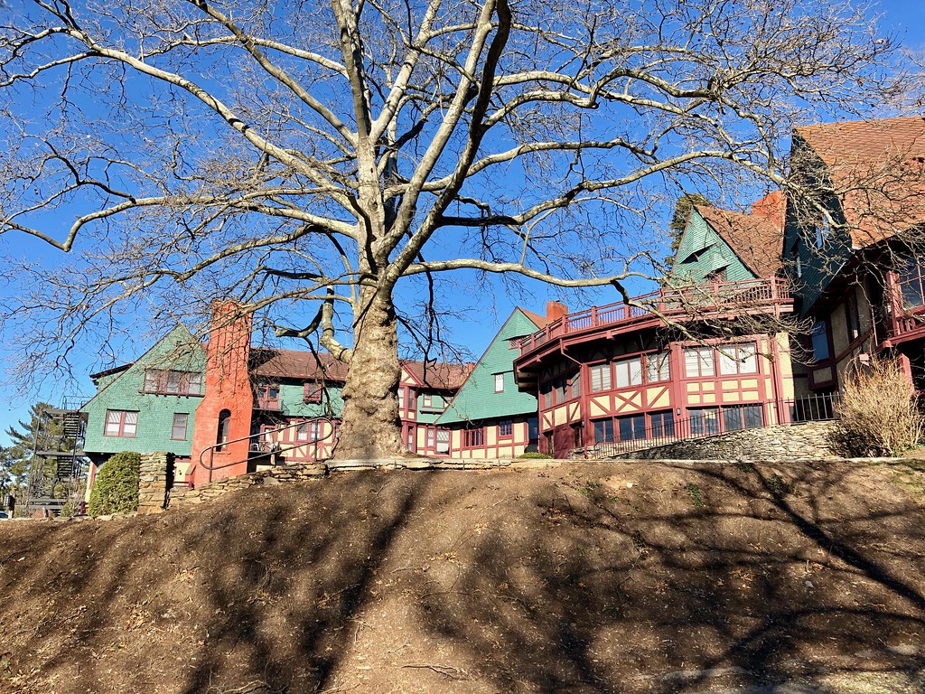 Manor Inn, Albemarle Park, Asheville, NC The Manor Inn was… Flickr