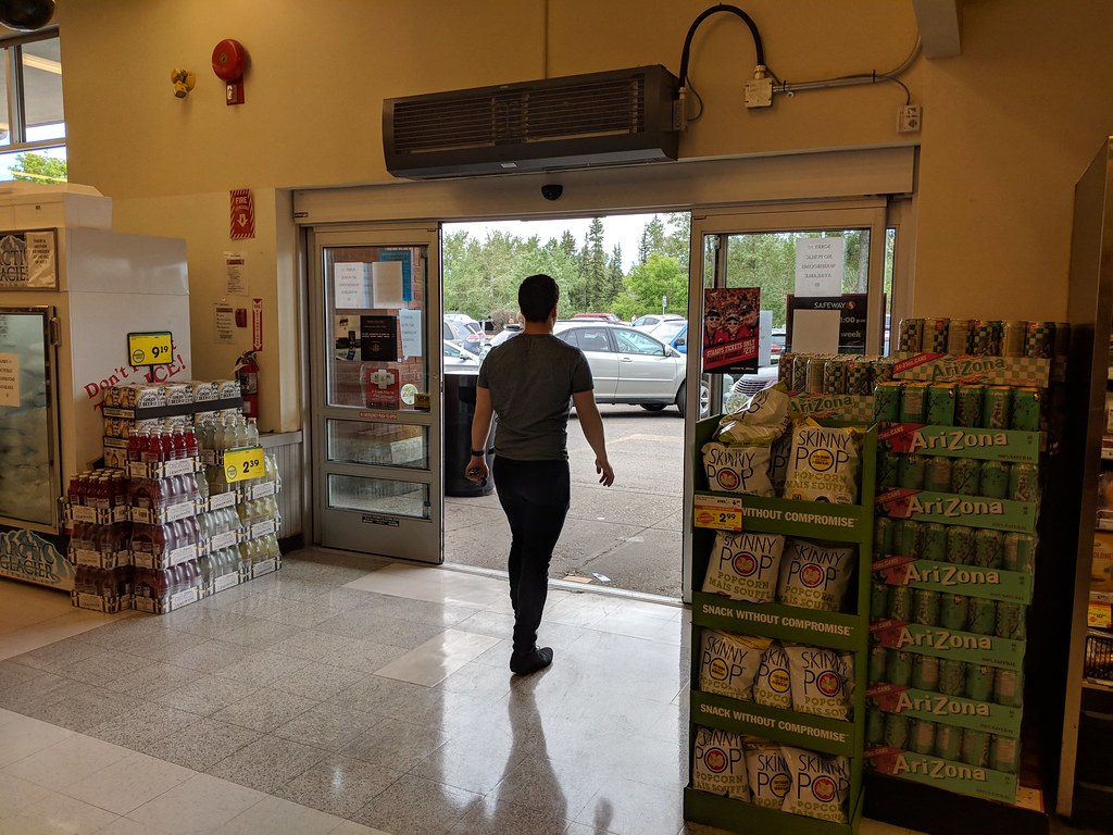 Outdated Safeway Store (Mission) This Safeway store is dat… Flickr