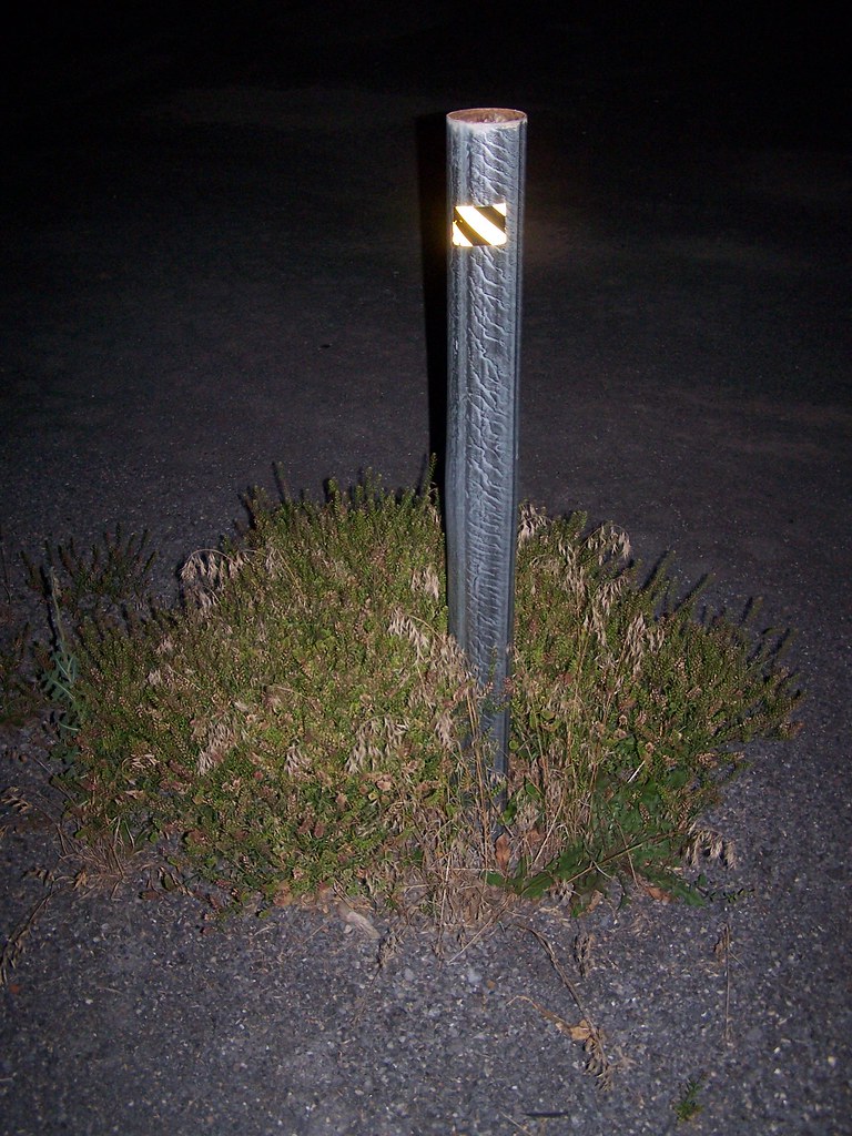 Metal_Pole Joshua Rickenbaugh Flickr