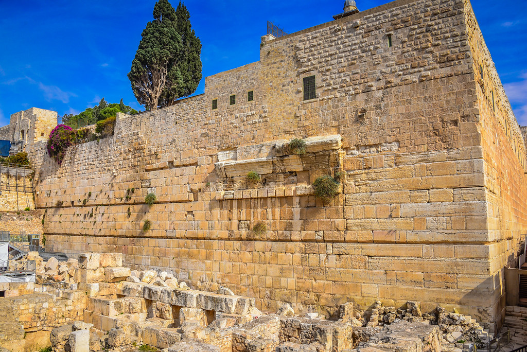 Remains of Robinson's Arch at the Western Wall Excavations… Flickr
