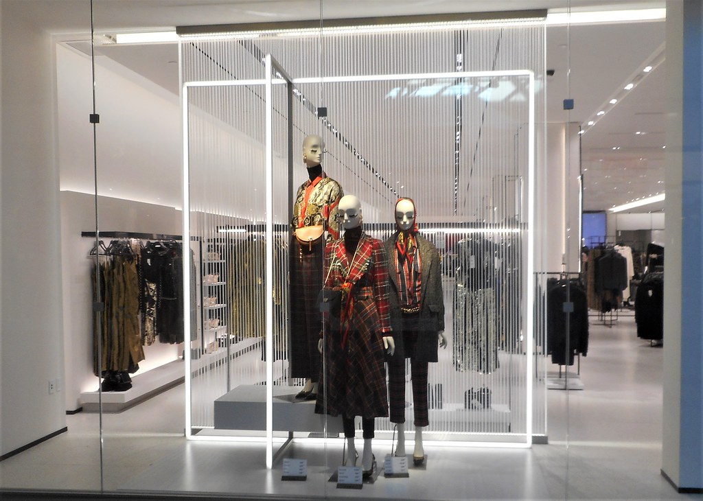 Zara window display at Alderwood Mall in Lynnwood, WA Flickr