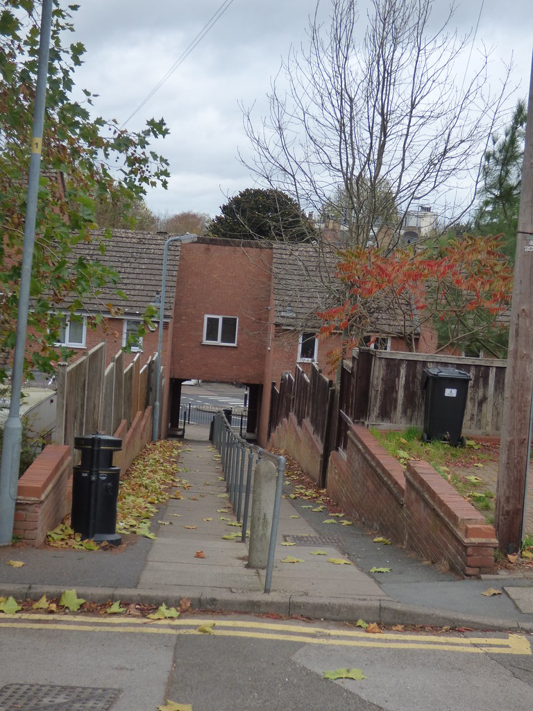 Hill Lane, Bromsgrove path to Worcester Road a photo on Flickriver
