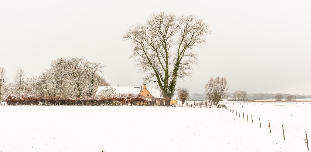 Roodhof_omgeving14 snow in the Larestraat Oostkamp (Belgi… Hugo