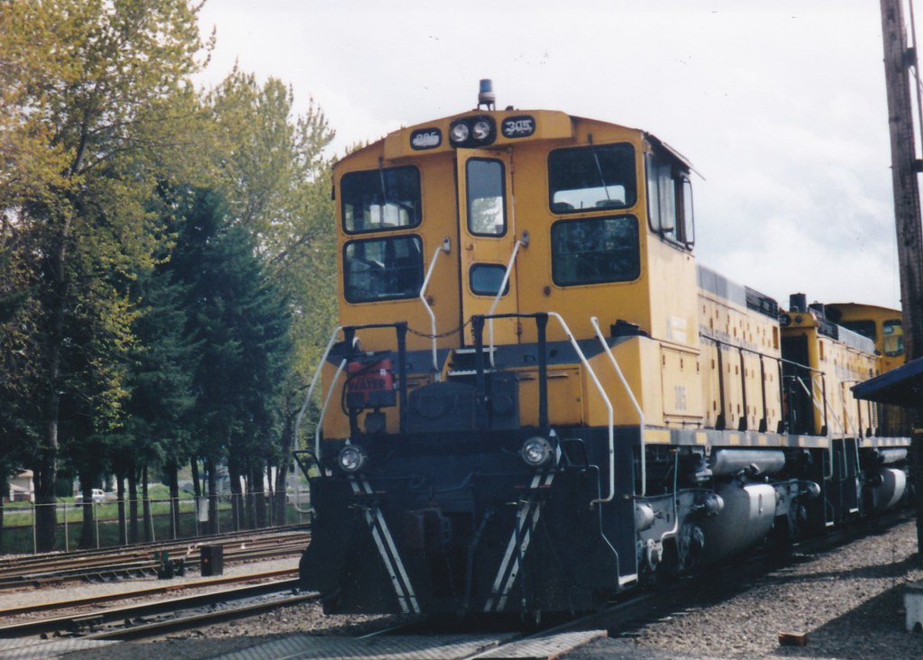 20050416 04 WTCX SW1500 305 Longview WA Weyerhaeuser SW1… Flickr