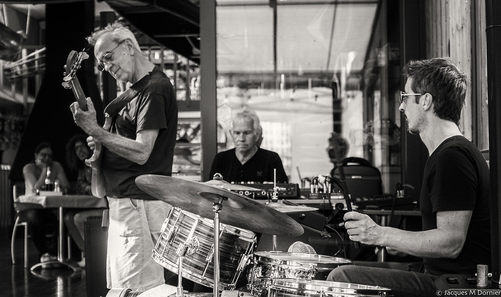 3 Tomcat Blake, Jack (bass), Michel Carras (keyboards), Stéphane "Stef