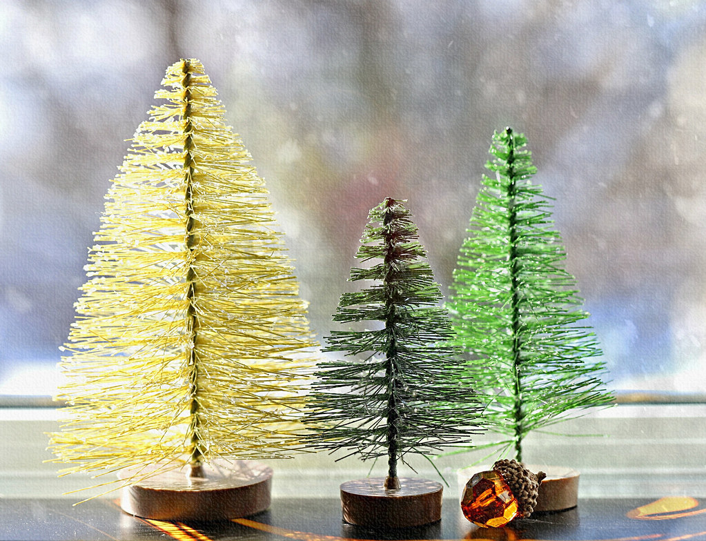 As the holiday season approaches These are small ornamenta… Flickr