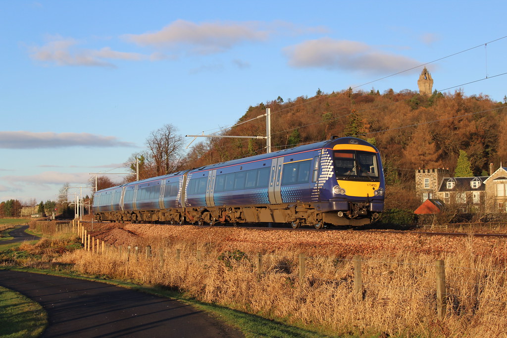 170453 5N52 0943 Stirling to Alloa; Craigmill, Stirling; … Flickr