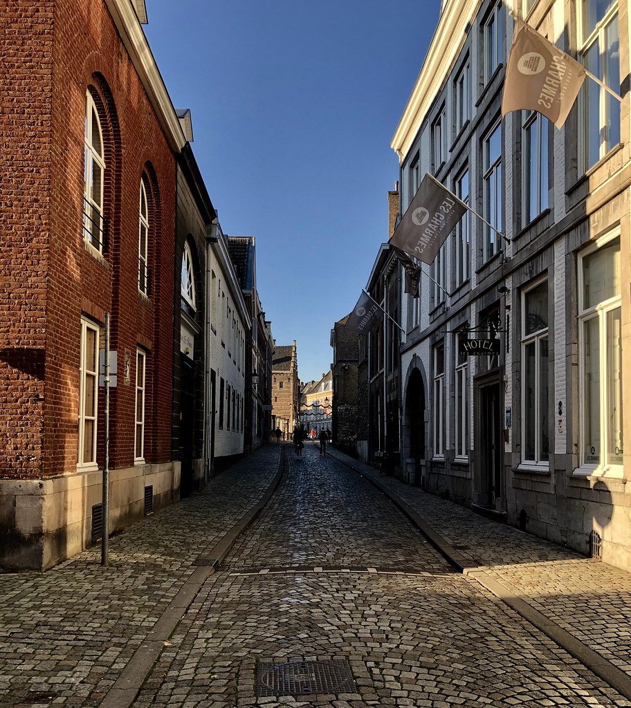 Lenculenstraat bij de Verwerhoek in Maastricht. Op de acht… Flickr