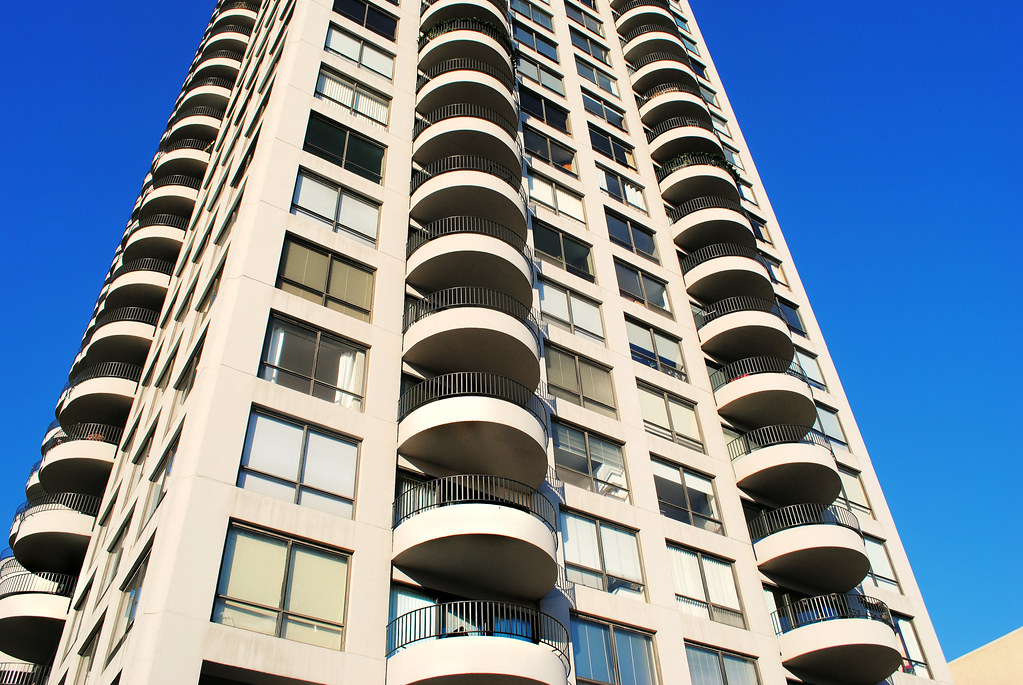 Lincoln West Apartments