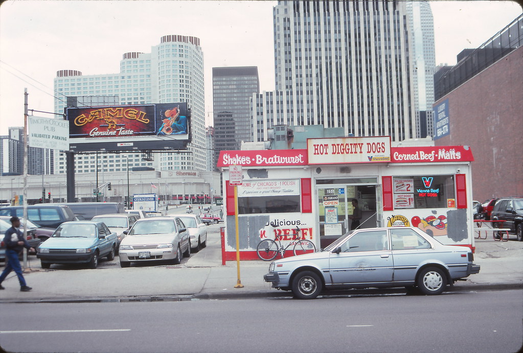 Hot Diggity Dogs on Grand Avenue, Streeterville, Chicago … Flickr