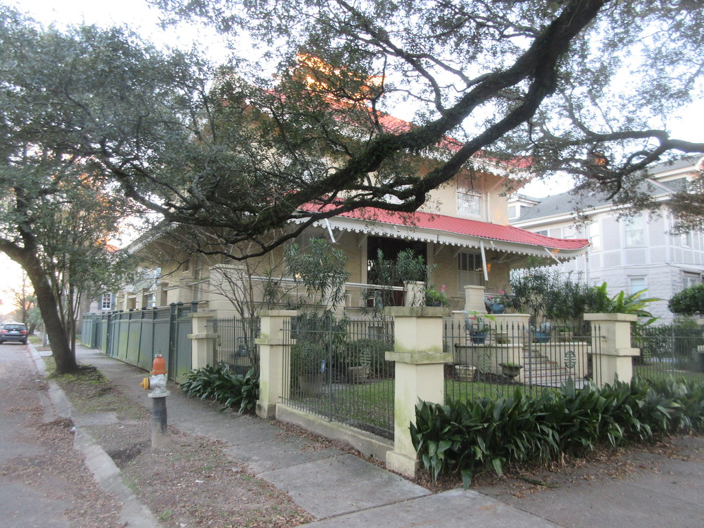 Pagoda House, Napoleon Avenue, New Orleans "Pagoda House" … Flickr