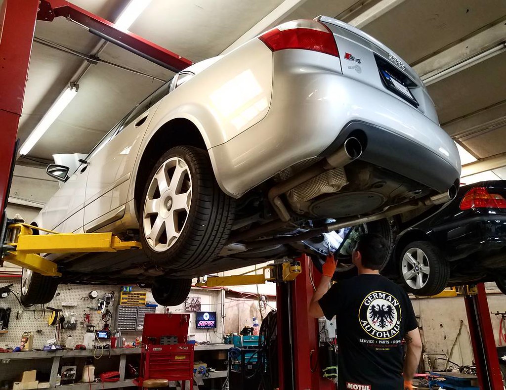 2005 Audi S4 B6 quattro Vehicle Inspection Oil Change Serv… Flickr