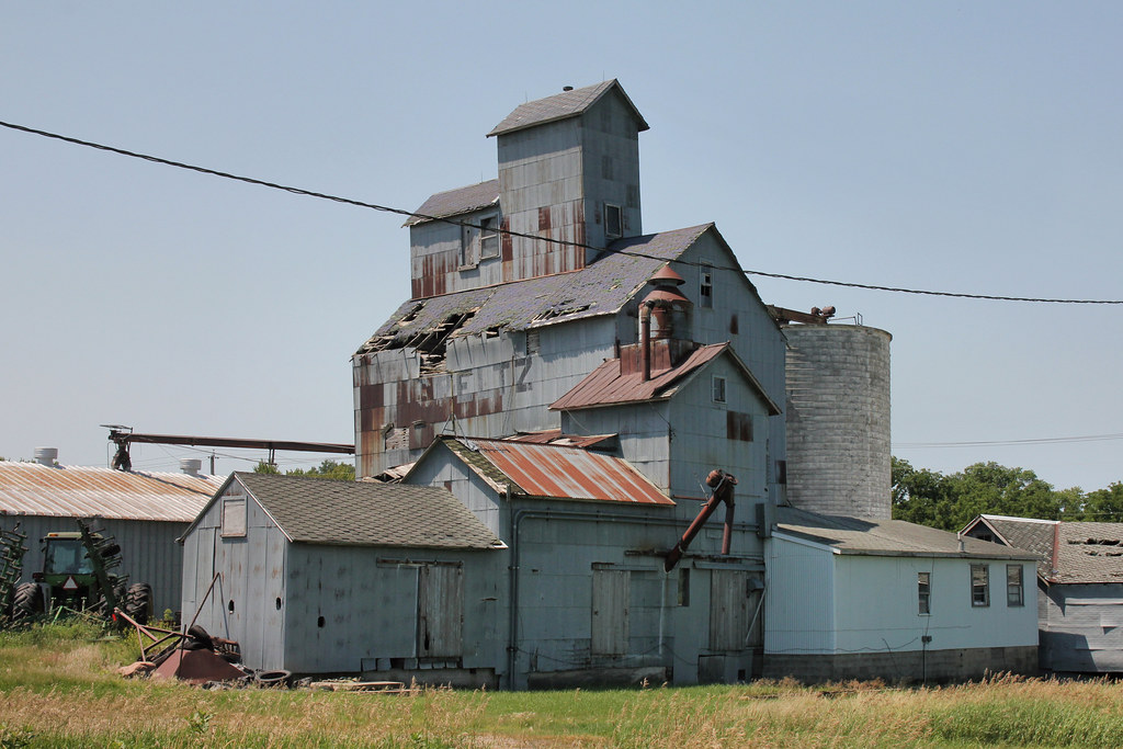Elevation of th Ave, Alden, MN, USA Topographic Map Altitude Map