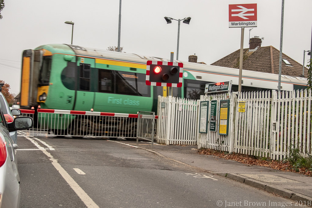 2018 320365 Warblington Station Heading for Havant Cremat… Flickr