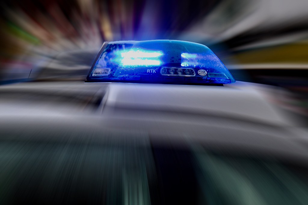 Police Blue Light / Polizei Blaulicht Flashing blue light … Flickr