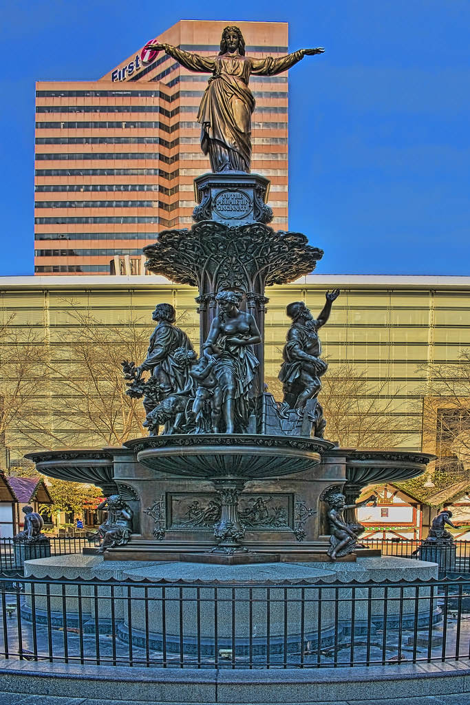 Fountain Square, 520 Vine Street, Cincinnati, Ohio, USA / … Flickr