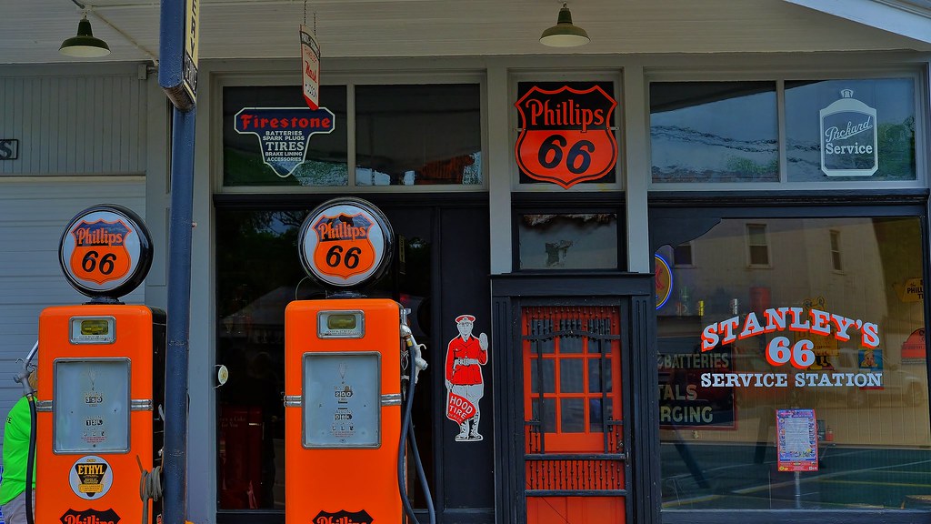 Stanley's 66 Restored Gas Station In Weston, Missouri. Tim Vrtiska Flickr
