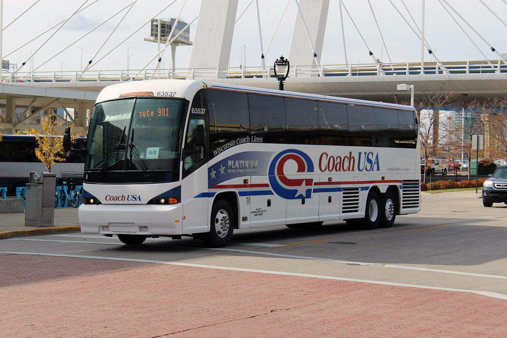 CUSA Wisconsin Coach Lines 63537 St Paul5th a photo on Flickriver