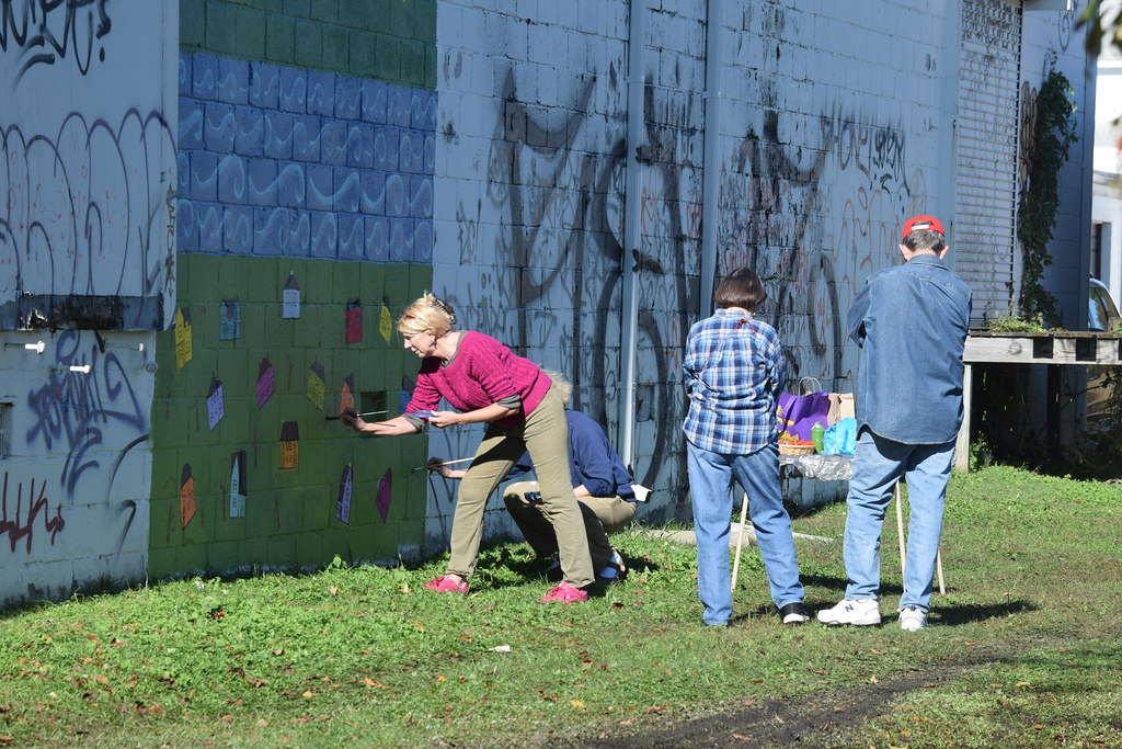 HRW Art Fair 2018 Painting the warehouse, covering up al… Tony
