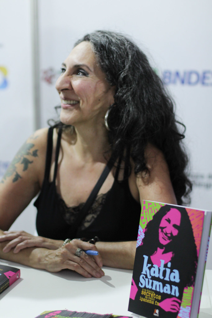 Dia 17 de Novembro 19h30 Katia Suman e os diários secretos da Ipanema
