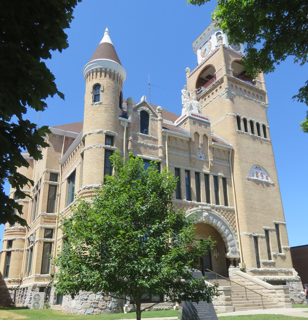 Iron County Courthouse (Crystal Falls, Michigan) Erected i… Flickr