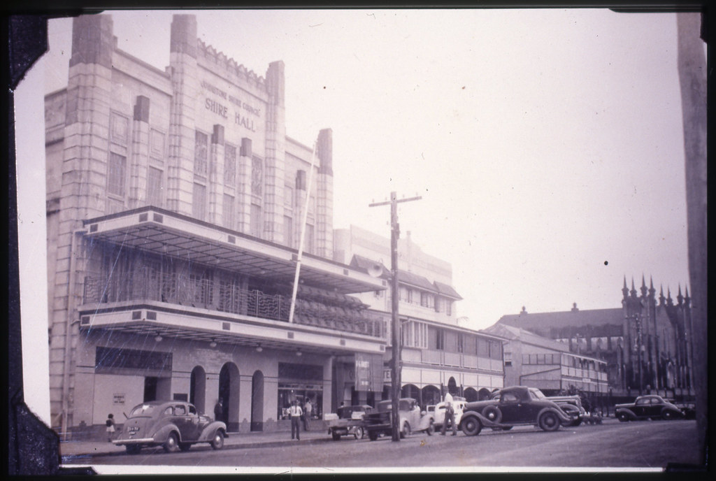 Johnstone Shire Hall Beside Queens Hotel and RC Church. En… Flickr