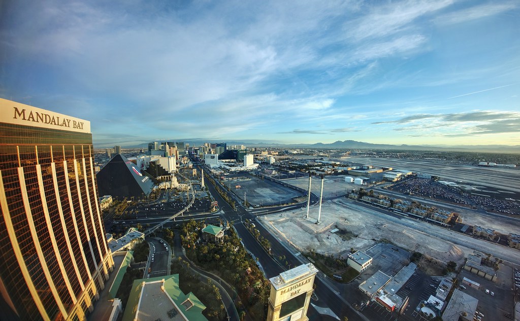 The only quiet time at the Las Vegas Strip We had an early… Flickr