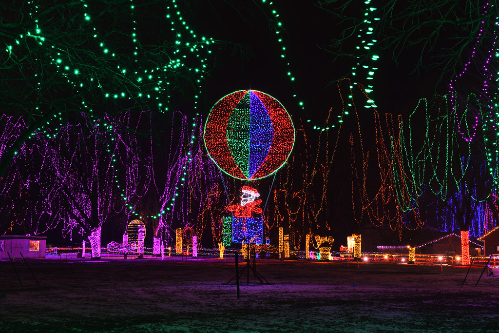 DSC_1981 Christmas lights in Mankato Peter Stratmoen Flickr