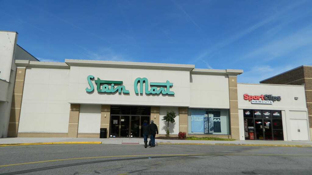 Pembroke Mall stores a photo on Flickriver