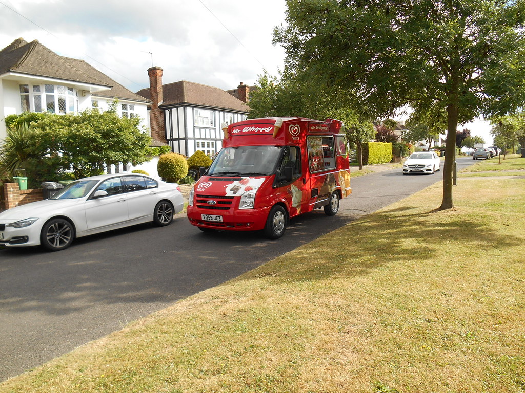 VO59 JCZ Ford Transit ice cream van on Castle Avenue, Ewel… Flickr