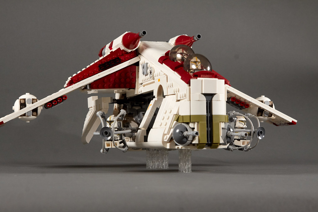 Lego LAAT Republic Gunship Moc I've finally finished this … Flickr