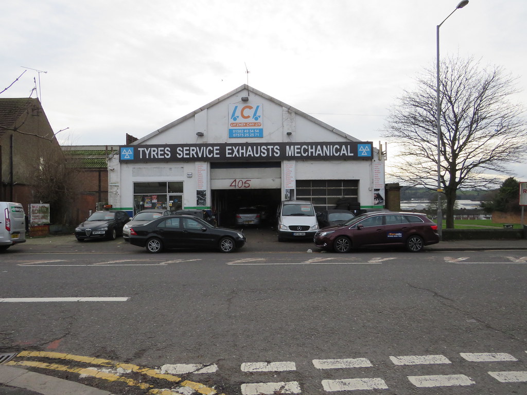 Latimer Cars Ltd, Dunstable Road, Luton, Bedfordshire Flickr