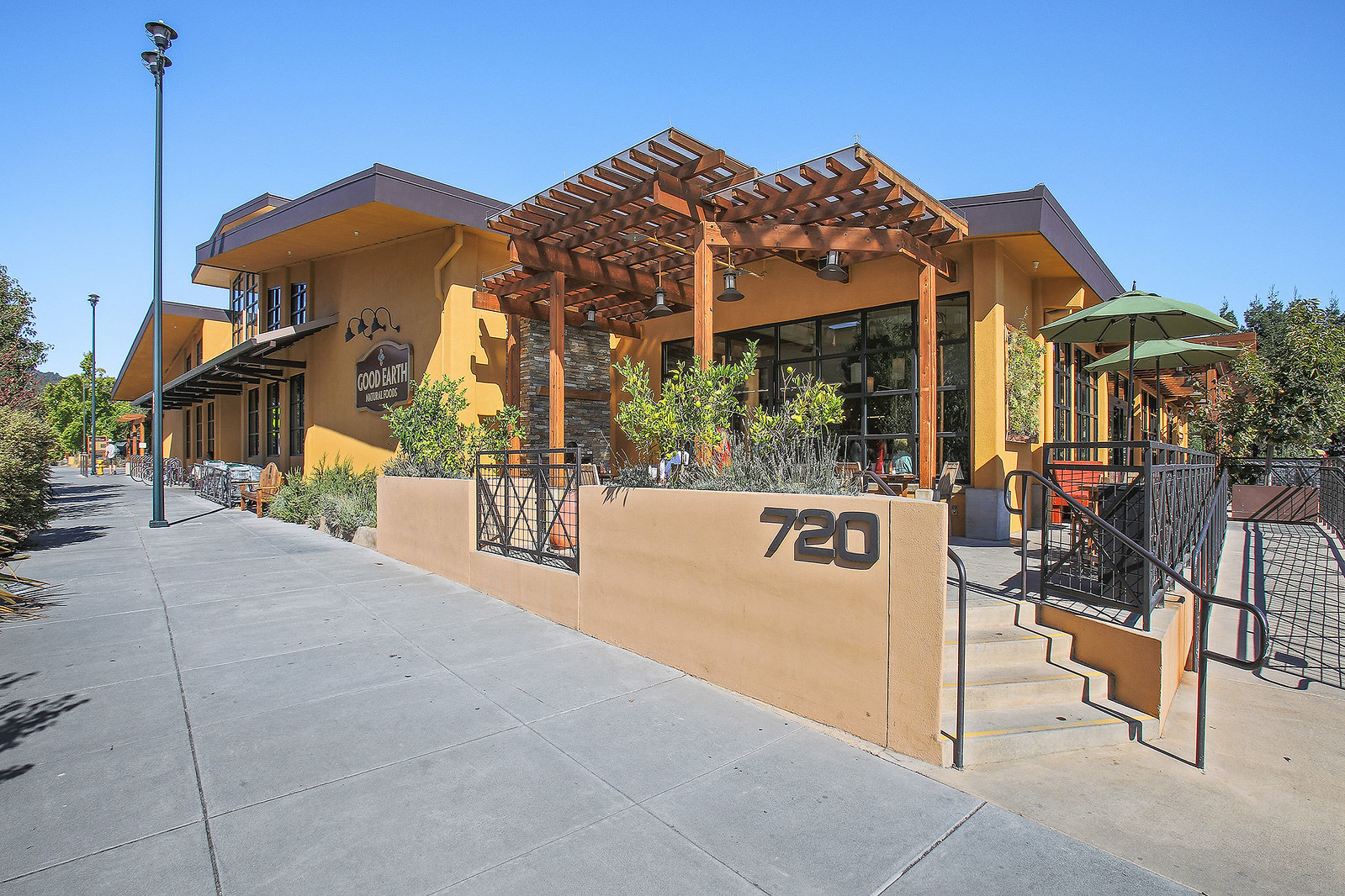 199 Central Avenue, Woodacre Presented by Sarah Kowalczyk & Lotte Moore