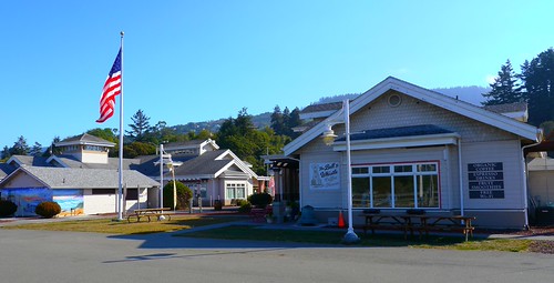The Bell & Whistle Coffee House in Brookings Harbor, Orego… Flickr