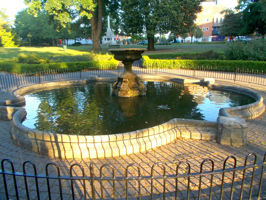 Manor Park, Sutton, Surrey, Greater London (2) Tony Monblat Flickr