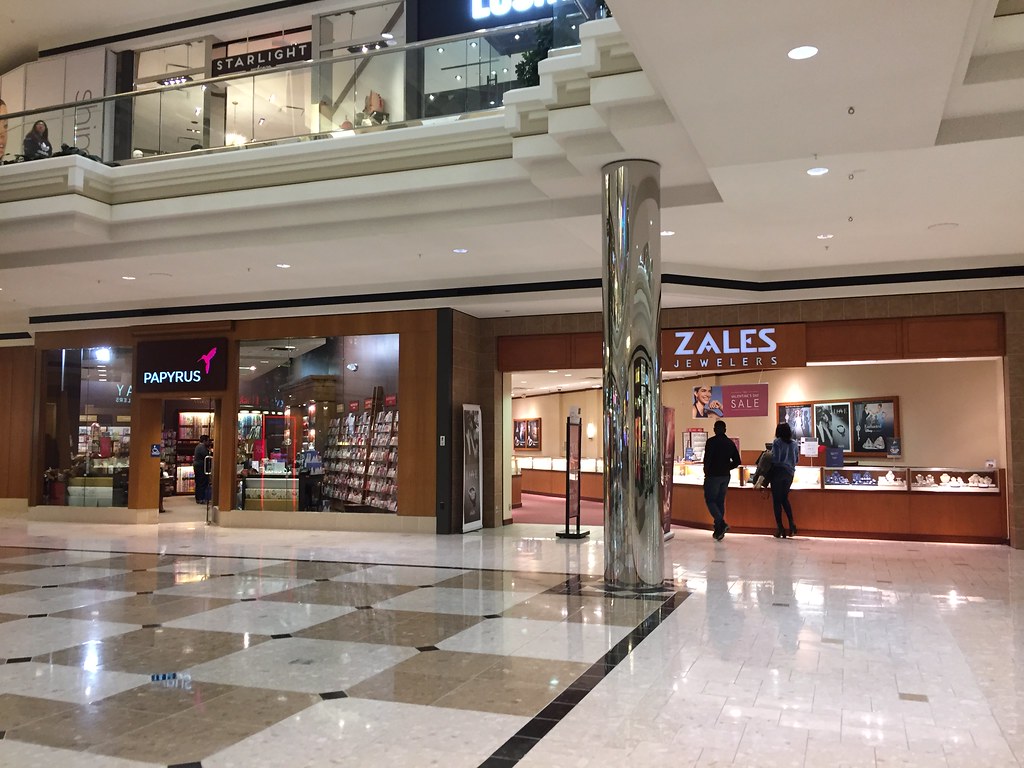 MacArthur Center stores Papyrus Zales Jewelers 300 Montice… Flickr